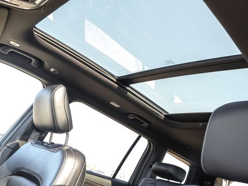 New 2025 Jeep Grand Cherokee L Limited w/ Black Appearance Package image 6