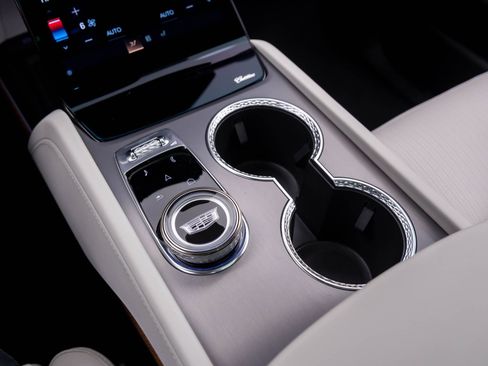 New 2026 Cadillac Vistiq Luxury w/ LPO, Floor Liner Package image 29