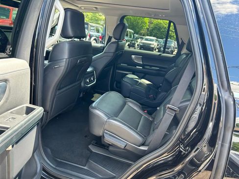 Certified 2025 Ford Expedition Platinum AWD/4WD image 18