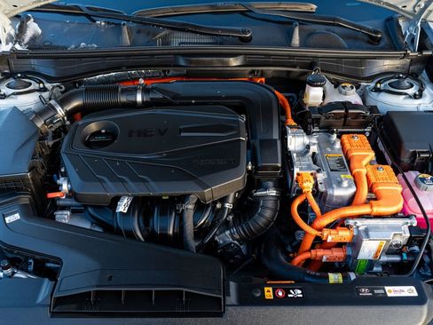 Certified 2025 Hyundai Sonata SEL image 18