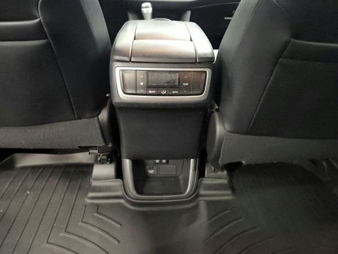 Used 2017 Toyota Highlander SE FWD image 37