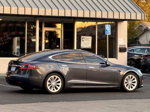 Used 2017 Tesla Model S 75D image 8