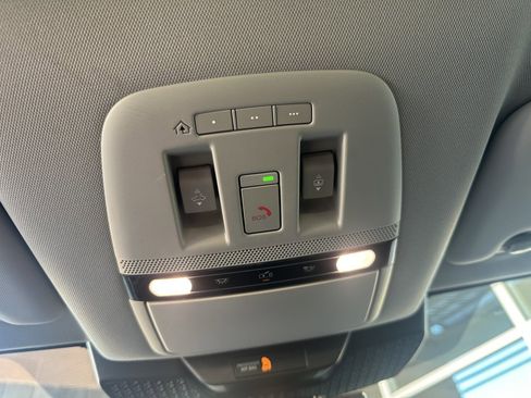 Used 2024 Nissan Ariya FWD image 32