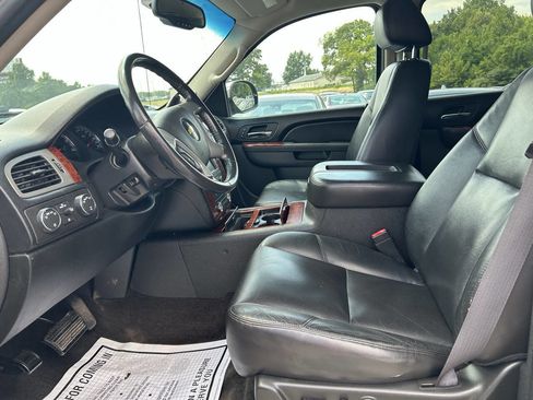 Used 2011 Chevrolet Avalanche LTZ image 10