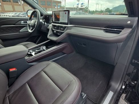 Used 2026 Ford Explorer Platinum w/ LUX Leather Package AWD/4WD image 15