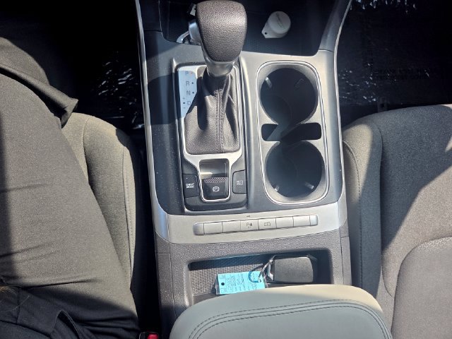 Used 2022 Kia Carnival LX FWD image 23