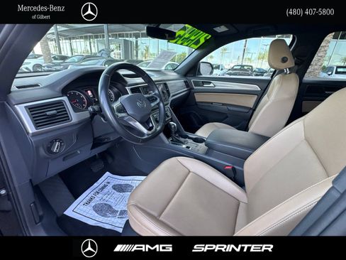 Used 2020 Volkswagen Atlas Cross Sport SE w/ Panoramic Sunroof Package FWD image 10