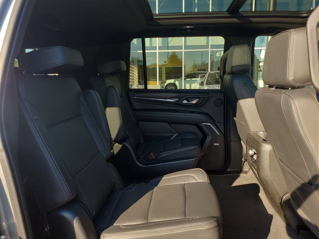 Used 2023 GMC Yukon XL Denali AWD/4WD image 20