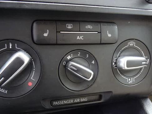 Used 2014 Volkswagen Jetta SE FWD image 11