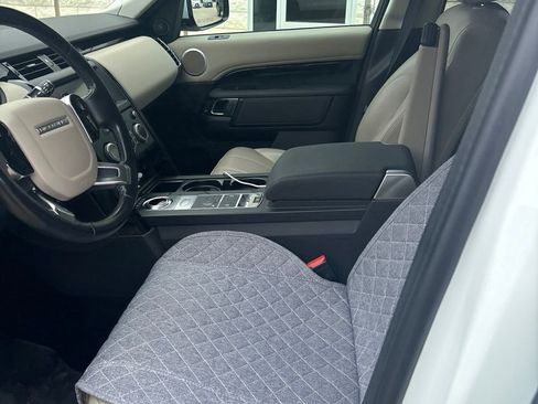 Used 2019 Land Rover Discovery SE AWD/4WD image 6