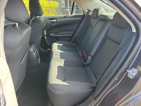 Used 2020 Chrysler 300 Touring w/ Sport Appearance Package RWD image 18