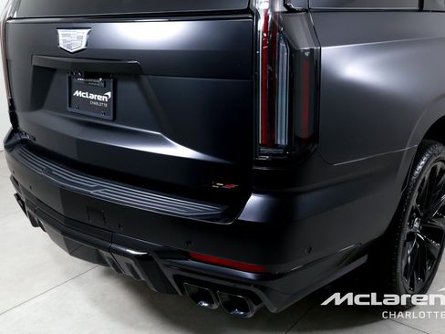 Used 2026 Cadillac Escalade V w/ LPO, ONYX Package AWD/4WD image 43