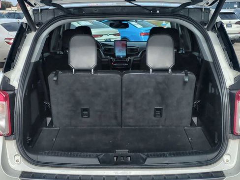Used 2022 Ford Explorer Limited w/ Limited Technology Package image 26