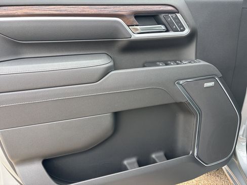 New 2026 GMC Sierra 2500 SLT w/ SLT Premium Package image 10
