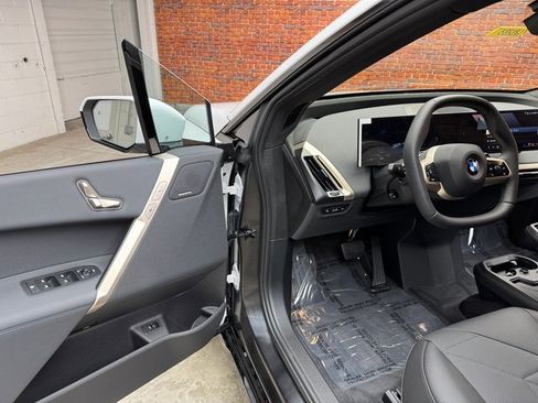 New 2026 BMW iX xDrive45 image 9