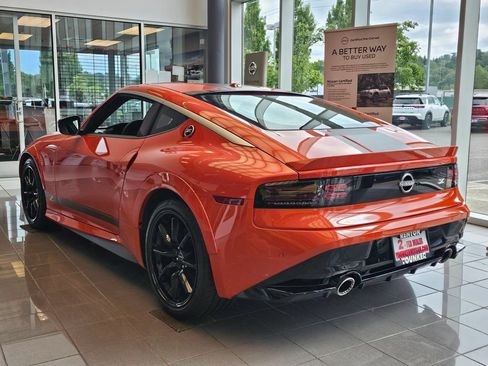 New 2024 Nissan Z Performance w/ Heritage Edition RWD image 6