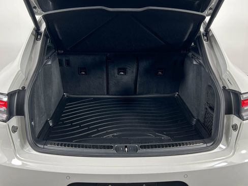 Used 2021 Porsche Macan AWD/4WD image 29