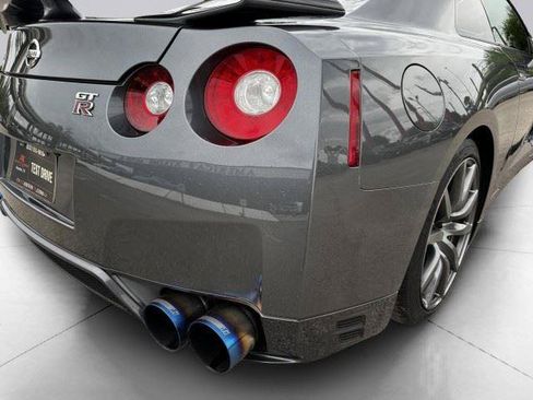 Used 2013 Nissan GT-R Premium AWD/4WD image 18