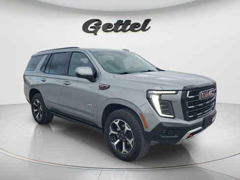 Used 2025 GMC Yukon AT4 w/ AT4 Premium Package AWD/4WD image 3
