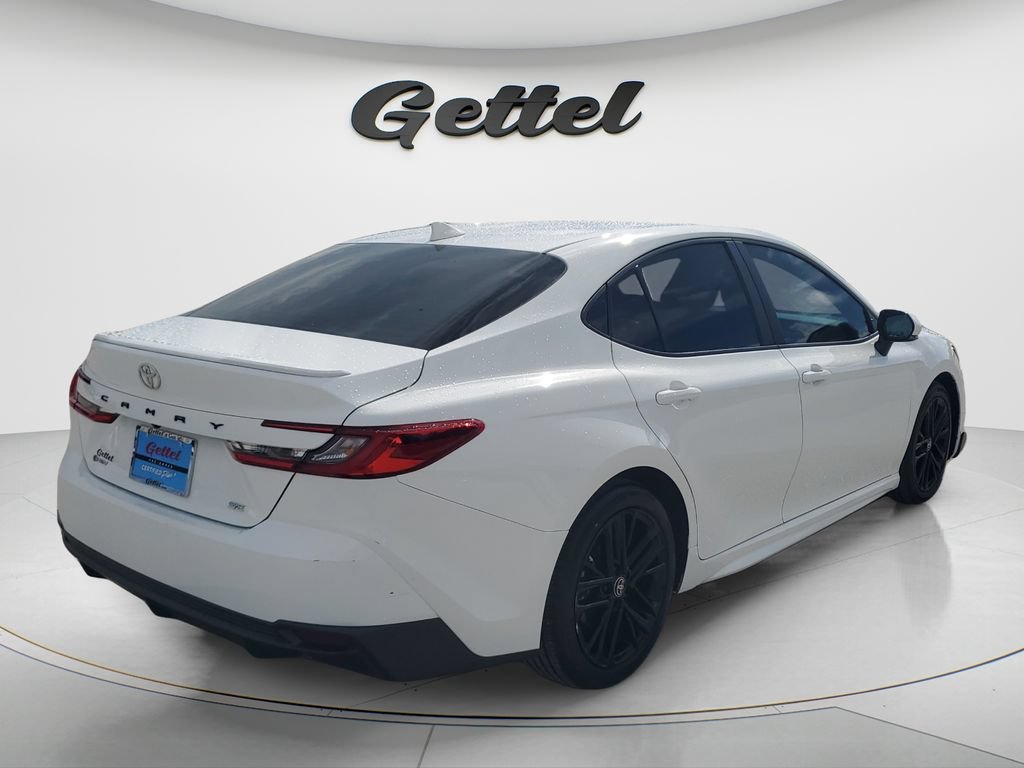 Used 2025 Toyota Camry SE w/ Convenience Package FWD image 5