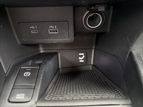 Used 2021 Nissan Kicks SR w/ SR Premium Package image 27