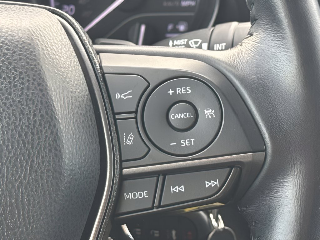 Used 2021 Toyota Camry SE FWD image 16
