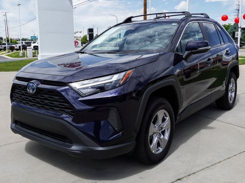 Certified 2024 Toyota RAV4 XLE w/ Convenience Package AWD/4WD image 4