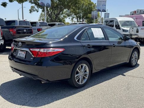 Used 2015 Toyota Camry SE FWD image 6