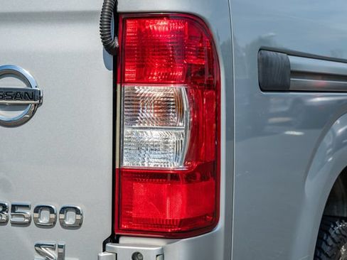 Used 2018 Nissan NV 3500 SL RWD image 7