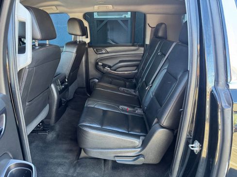 Used 2016 Chevrolet Suburban LT image 11