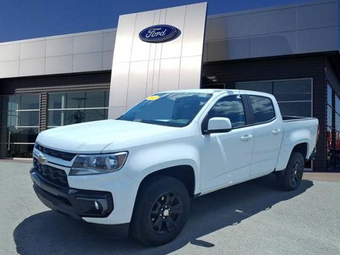 Used 2022 Chevrolet Colorado LT w/ LT Convenience Package AWD/4WD image 4