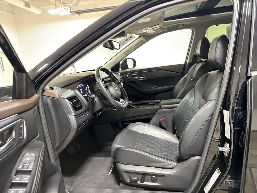 Used 2023 Nissan Rogue Platinum AWD/4WD image 20
