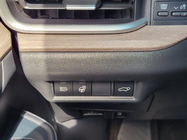 Used 2024 Toyota Grand Highlander AWD image 15