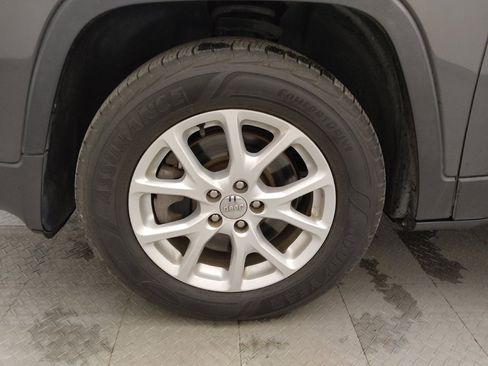 Used 2016 Jeep Cherokee Latitude w/ Safety/Convenience Group image 31