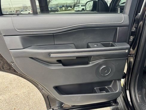 Used 2024 Ford Expedition XLT image 24