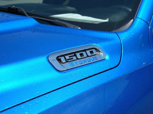 Used 2022 RAM 1500 Big Horn AWD/4WD image 2