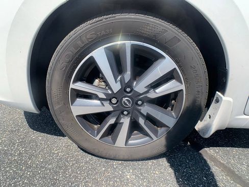 Used 2024 Nissan Versa SV w/ Trunk Package FWD image 10