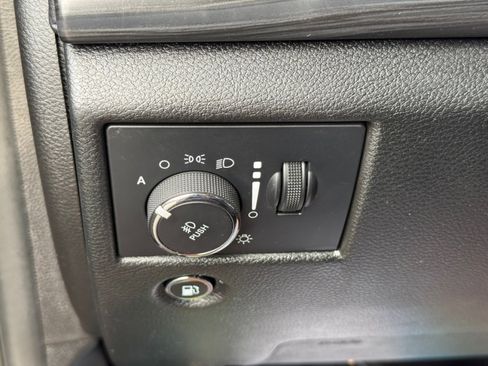 Used 2022 Jeep Grand Cherokee Laredo X image 34