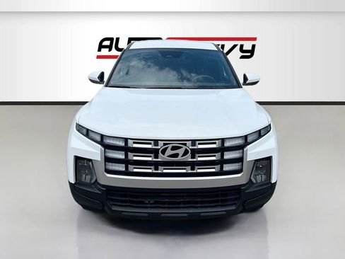 Used 2025 Hyundai Santa Cruz SE FWD image 2