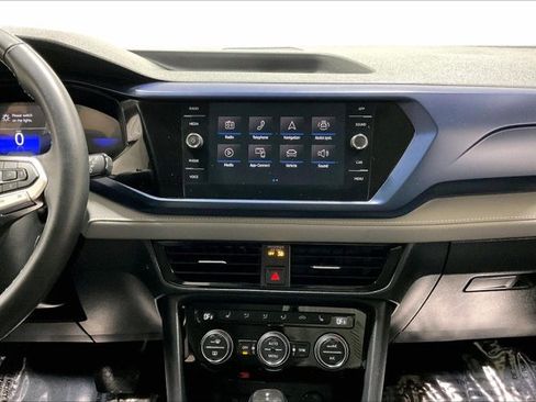 Used 2024 Volkswagen Taos SE image 6