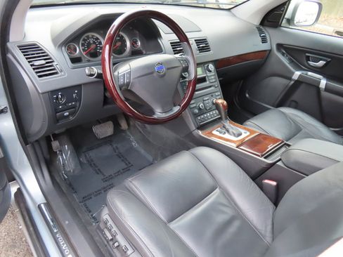 Used 2014 Volvo XC90 3.2 w/ Climate Package image 9