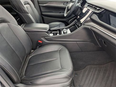 Used 2022 Jeep Grand Cherokee Limited 4xe image 32