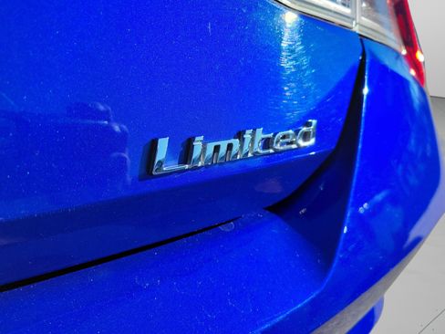 Used 2023 Hyundai Elantra Limited image 11