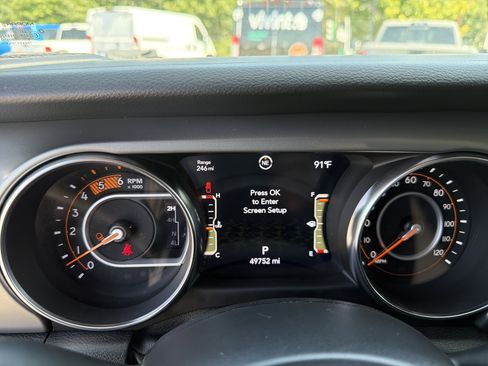 Used 2021 Jeep Gladiator Sport AWD/4WD image 31
