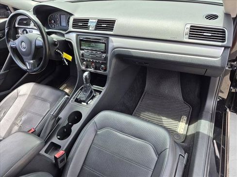 Used 2014 Volkswagen Passat 1.8T Wolfsburg Edition FWD image 18