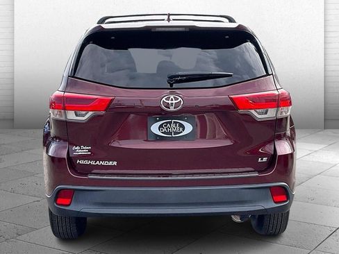 Used 2017 Toyota Highlander Plus image 3