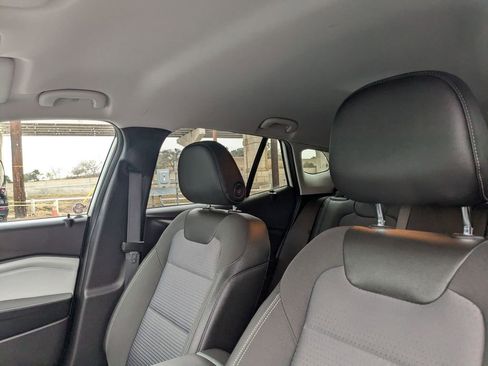 Used 2025 Chevrolet Trax LT w/ LT Convenience Package image 23