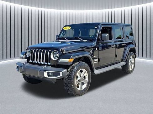 Used 2018 Jeep Wrangler Unlimited Sahara w/ LED Lighting Group AWD/4WD image 3
