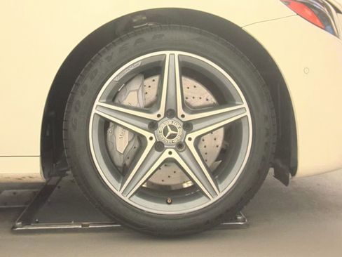 Used 2019 Mercedes-Benz E 450 4MATIC Sedan w/ Premium Package image 9