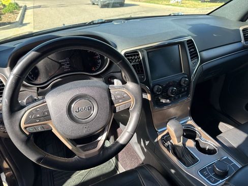 Used 2016 Jeep Grand Cherokee Limited w/ Luxury Group II AWD/4WD image 10